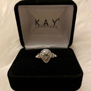 10K White Gold Diamond Ring